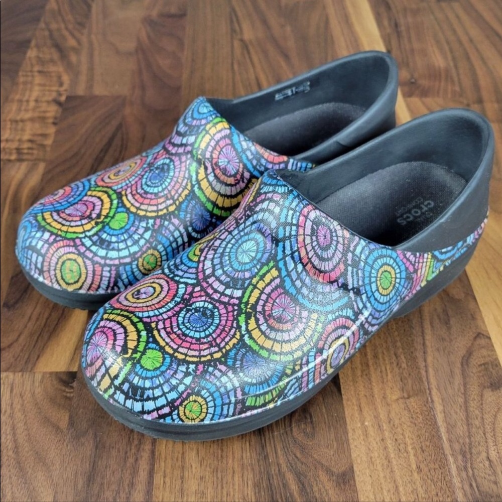 CROCS Neria Pro II Multicolor Graphic Work Clog Shoe 205385 WOMENS SIZE 9